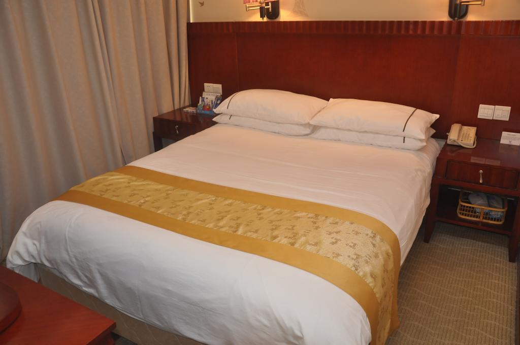 Starway Hotel Silver Csuhaj Szoba fotó