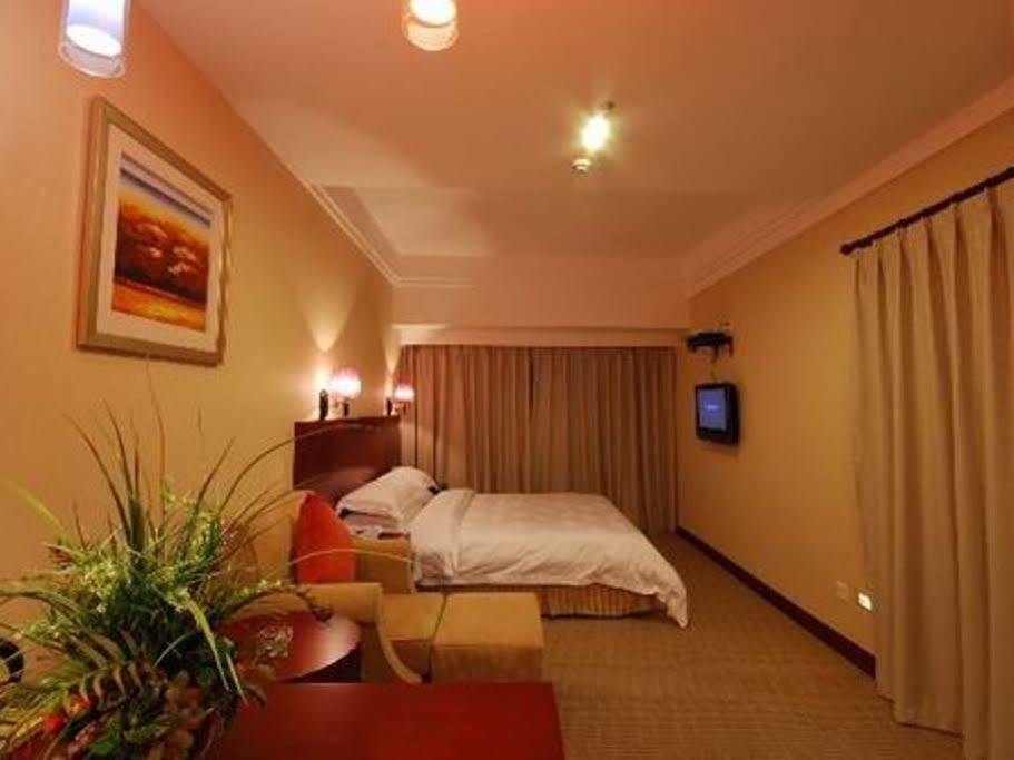 Starway Hotel Silver Csuhaj Kültér fotó